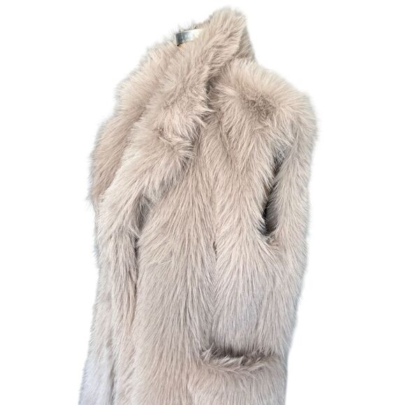 ZARA Faux Fur Vest in Beige - XS-S - Picture 3 of 7